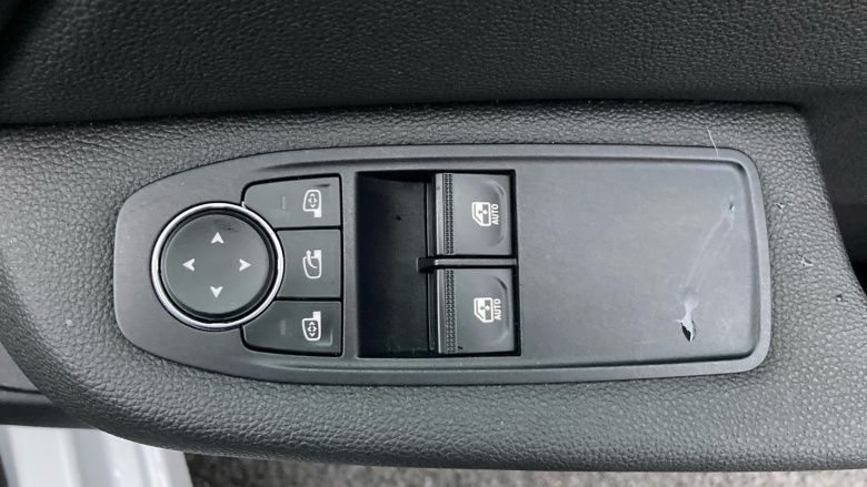 Renault Clio 1.0 TCe 100 Play 5dr Petrol Hatchback